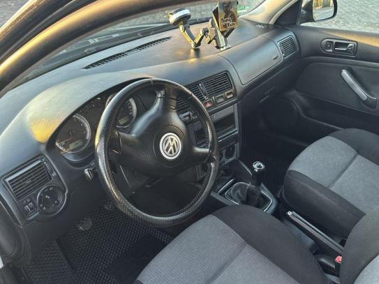 Volkswagen Golf
                            2003г. в рассрочку