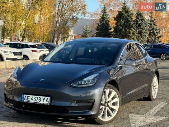 Tesla Model 3 2017г. в рассрочку