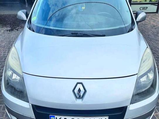 Renault Megane scenic                   2011г. в рассрочку