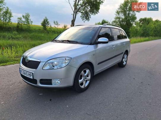 Skoda Fabia                           2008г. в рассрочку