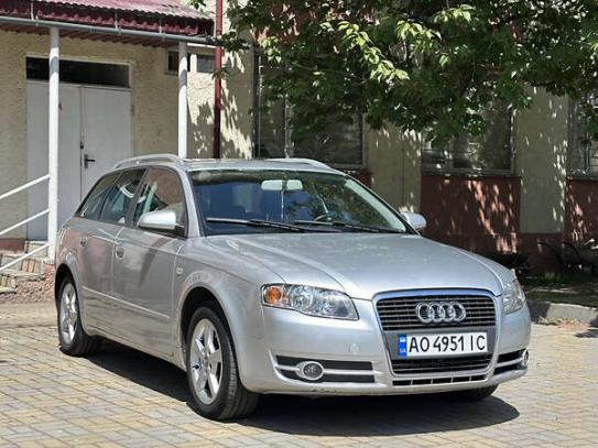 Audi A4                              2005г. в рассрочку