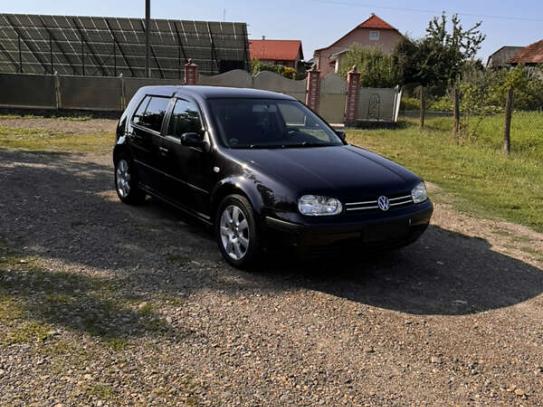 Volkswagen Golf 2002р. у розстрочку