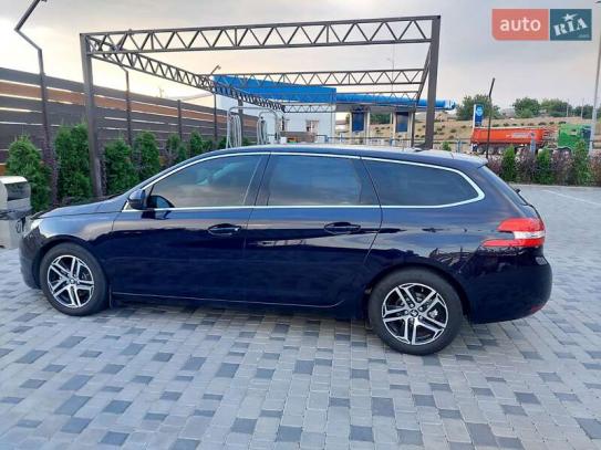Peugeot 308                             2014г. в рассрочку