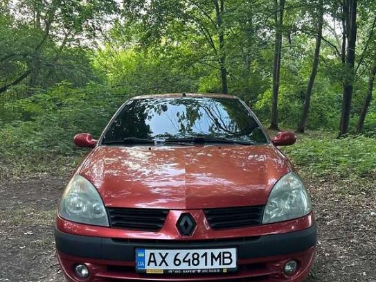 Renault Clio 2005г. в рассрочку