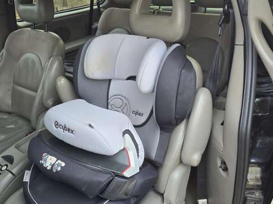 Chrysler Voyager                         2003г. в рассрочку