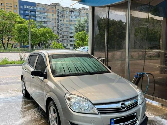 Opel Astra 2008г. в рассрочку