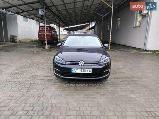 Volkswagen E-golf                          2017г. в рассрочку