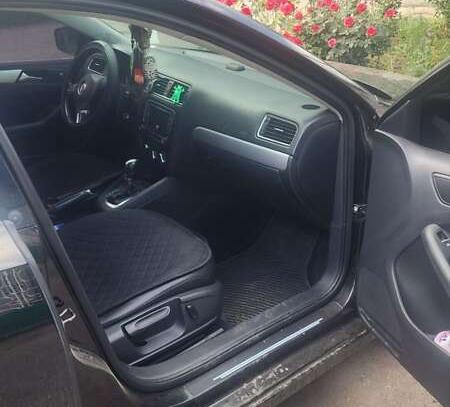 Volkswagen Jetta                           2013г. в рассрочку
