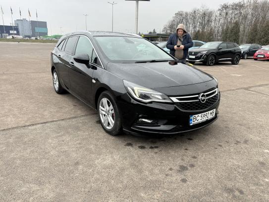 Opel Astra                           2017г. в рассрочку