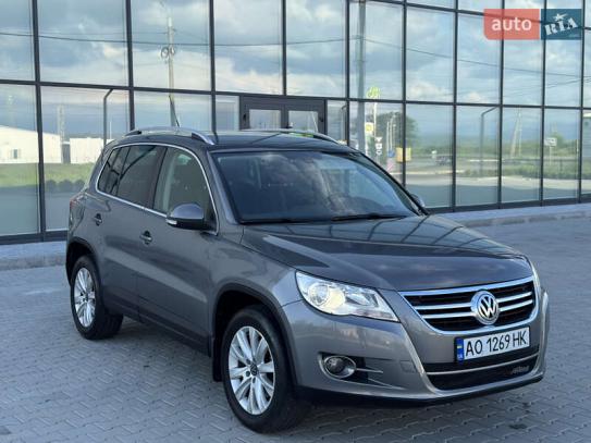 Volkswagen Tiguan                          2010г. в рассрочку