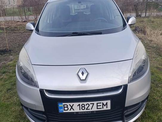 Renault Scenic                          2012г. в рассрочку