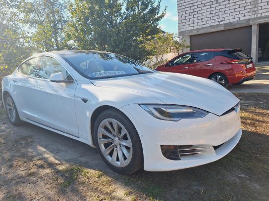 Tesla Model s 2016г. в рассрочку