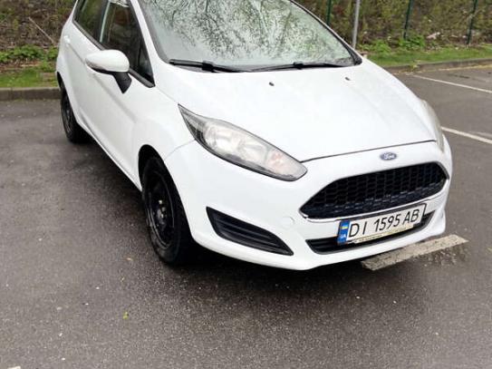 Ford Fiesta                          2016г. в рассрочку