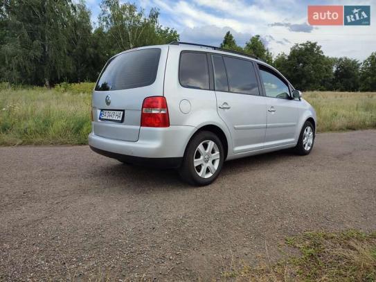 Volkswagen Touran
                          2006г. в рассрочку