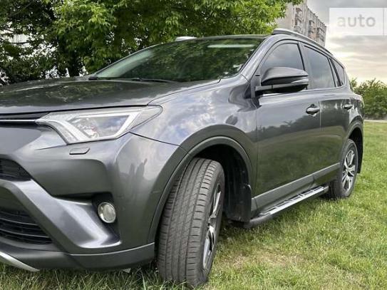 Toyota Rav4                            2017г. в рассрочку