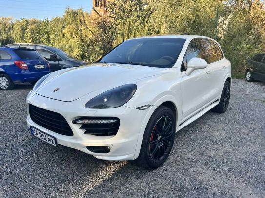 Porsche Cayenne 2011р. у розстрочку