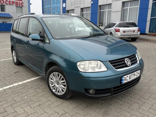 Volkswagen Touran 2003г. в рассрочку