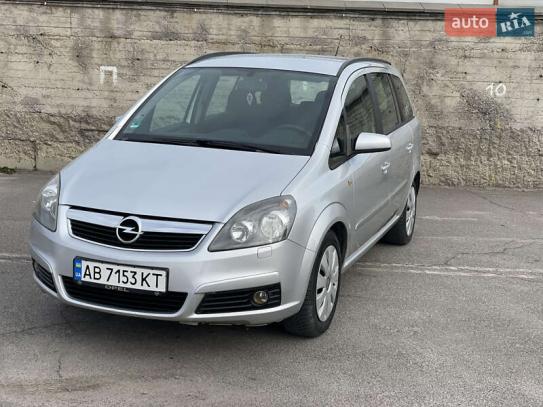 Opel Zafira 2007г. в рассрочку