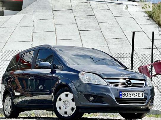 Opel Zafira 2008г. в рассрочку
