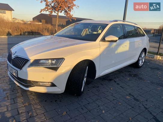 Skoda Superb                          2015г. в рассрочку