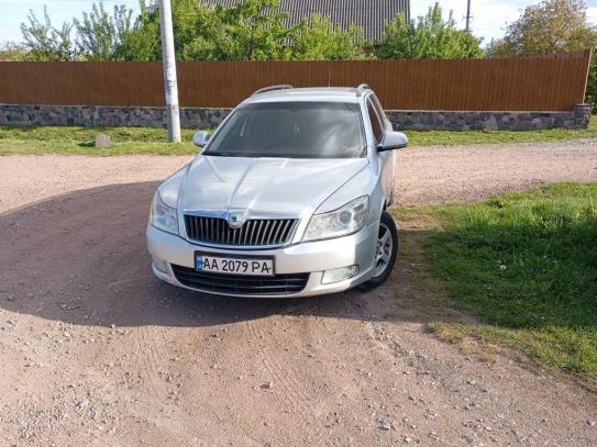 Skoda Octavia                         2010г. в рассрочку