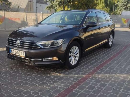 Volkswagen Passat 2015р. у розстрочку