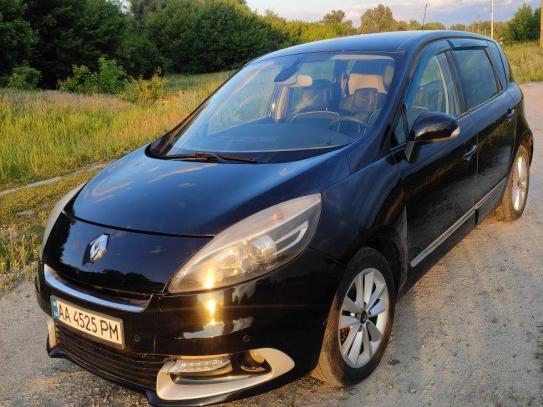 Renault Scenic iii                      2012г. в рассрочку
