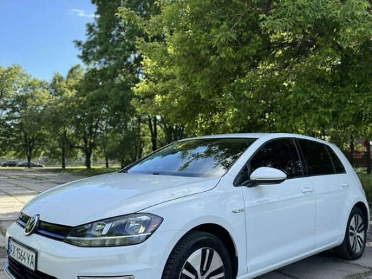 Volkswagen E-golf
                          2019г. в рассрочку