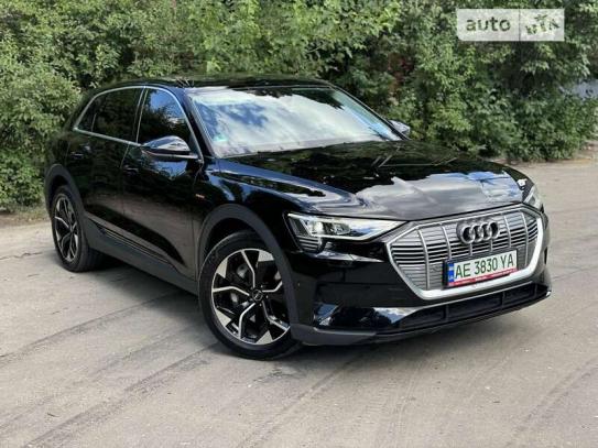 Audi E-tron
                          2021г. в рассрочку