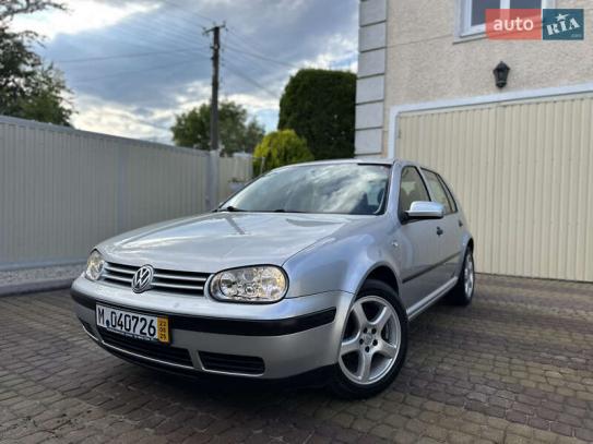 Volkswagen Golf 2001г. в рассрочку