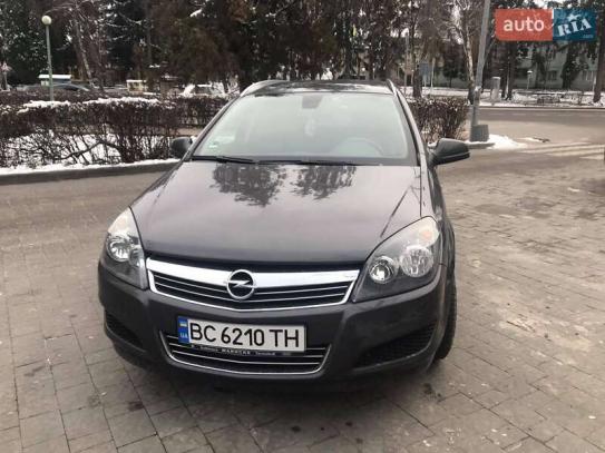 Opel Astra 2010р. у розстрочку