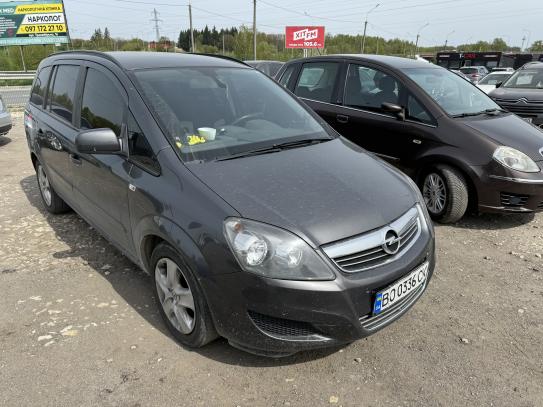 Opel Zafira 2011р. у розстрочку