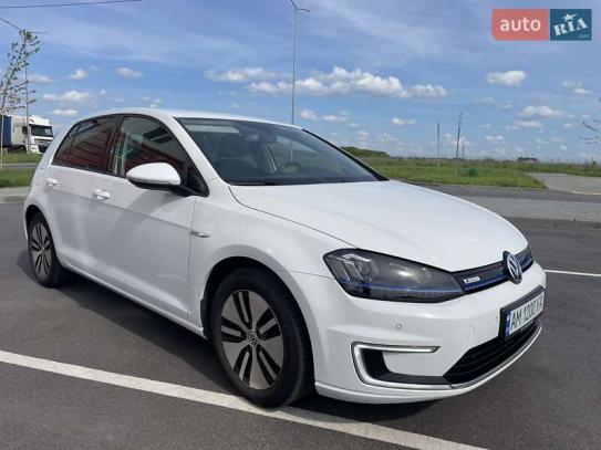 Volkswagen E-golf                          2015г. в рассрочку