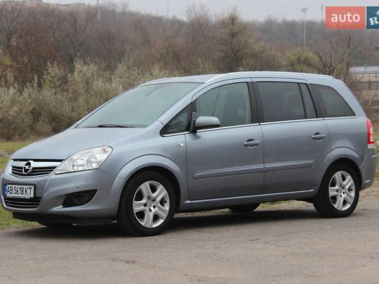 Opel Zafira                          2009г. в рассрочку