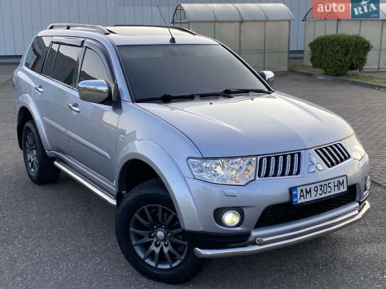 Mitsubishi Pajero sport                    2011г. в рассрочку