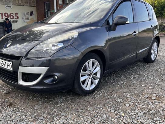 Renault Scenic                          2009г. в рассрочку