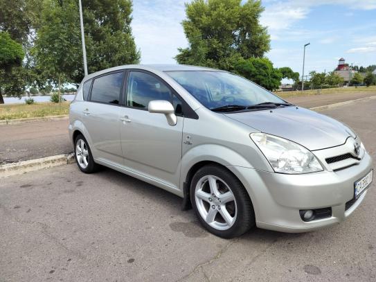 Toyota Corolla verso                   2006г. в рассрочку