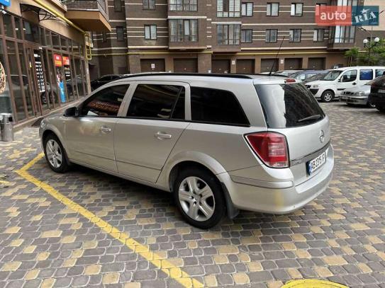 Opel Astra                           2009г. в рассрочку