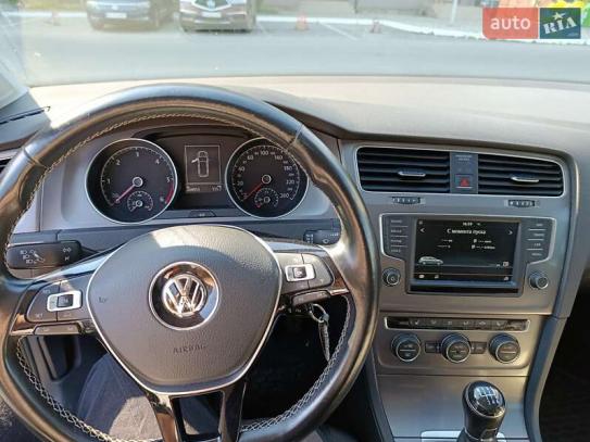 Volkswagen Golf
                            2015г. в рассрочку