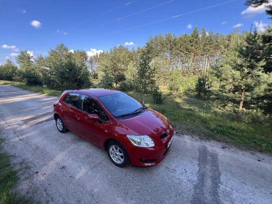 Toyota Auris                           2007г. в рассрочку