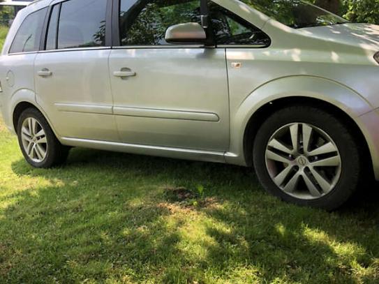 Opel Zafira                          2007г. в рассрочку