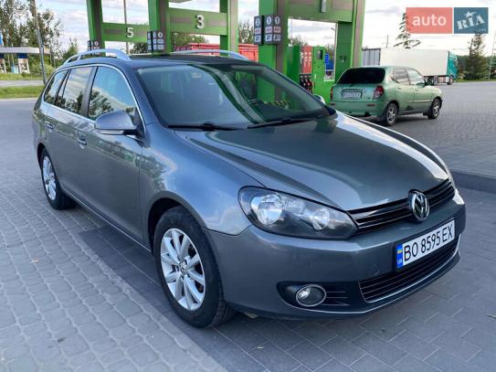 Volkswagen Golf
                            2010г. в рассрочку
