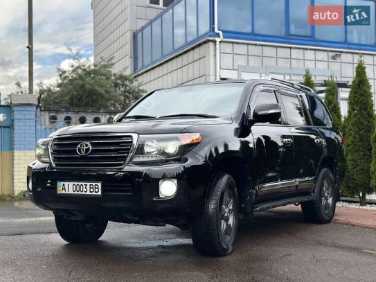 Toyota Land cruiser 200                2011г. в рассрочку