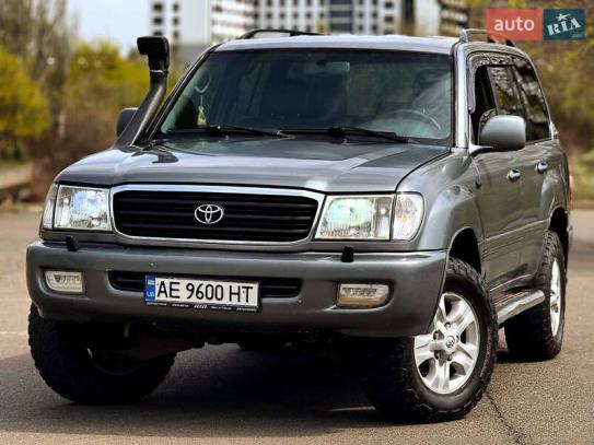 Toyota Land cruiser 100
                2002г. в рассрочку