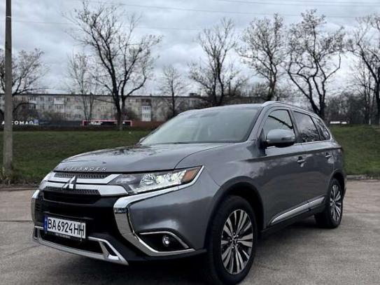 Mitsubishi Outlander
                       2019г. в рассрочку