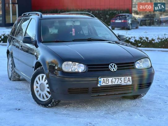 Volkswagen Golf 2001р. у розстрочку