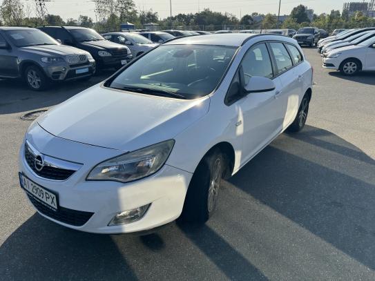 Opel Astra 2011р. у розстрочку