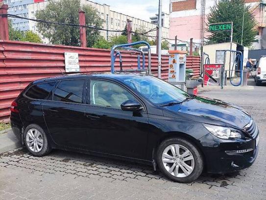 Peugeot 308 2015г. в рассрочку