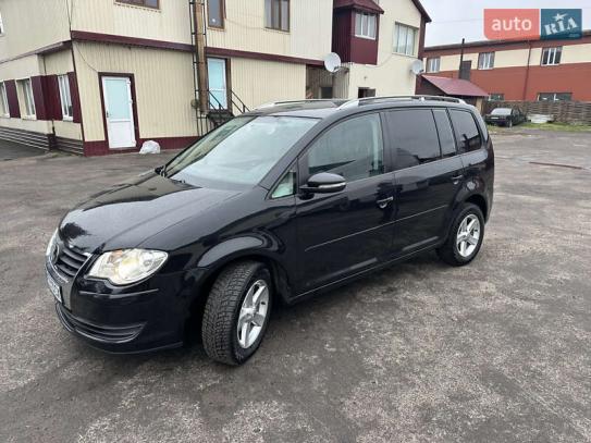 Volkswagen Touran                          2010г. в рассрочку