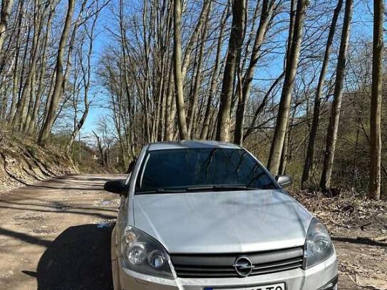Opel Astra                           2005г. в рассрочку